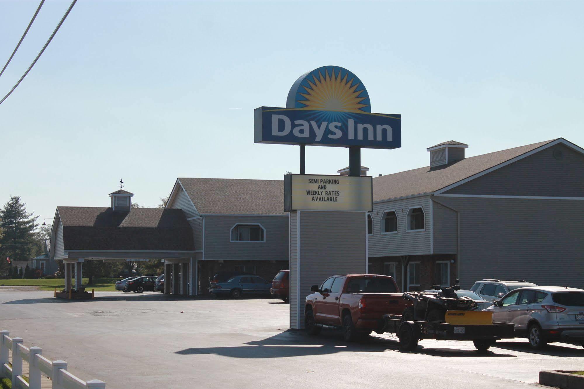 Days Inn By Wyndham Davenport Ia Exterior photo